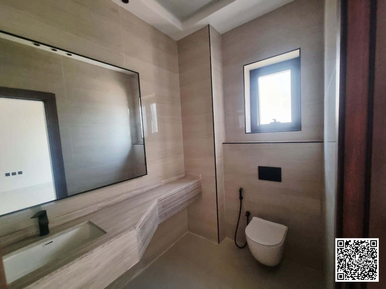 126454-147193-3983060155339076